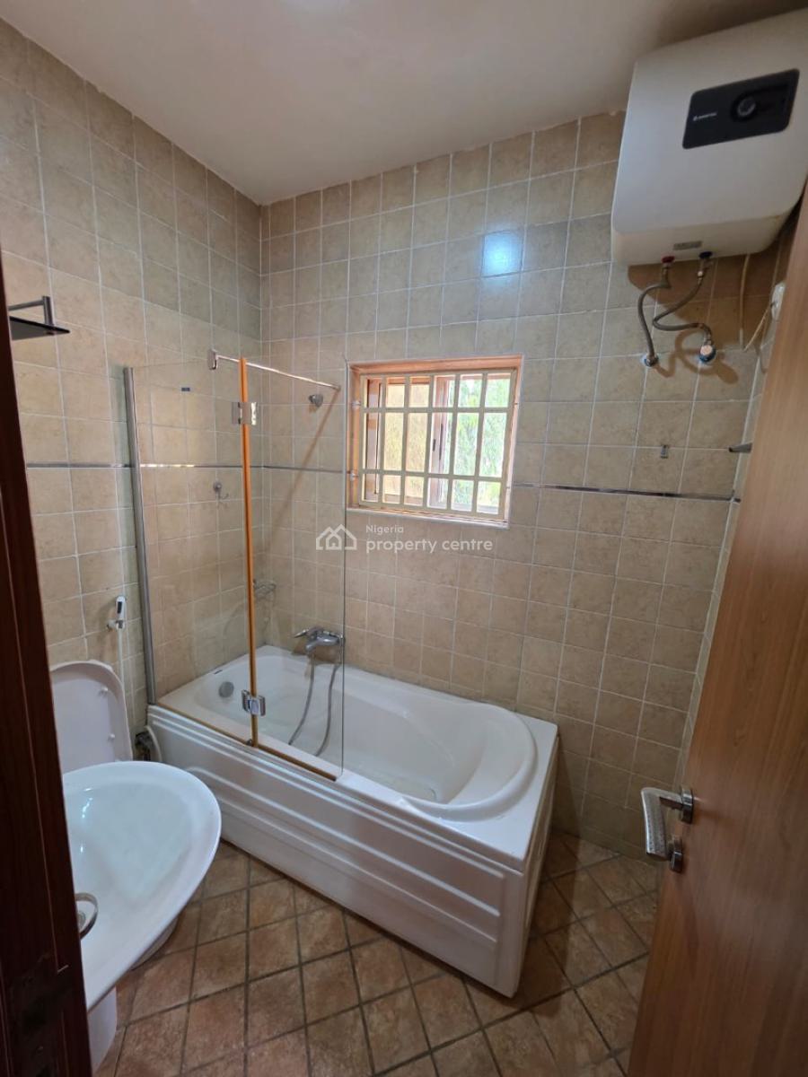 Well Maintained 3 Bedrooms Spacious & Serviced Apartment, Maitama District, Abuja, Flat / Apartment for Rent