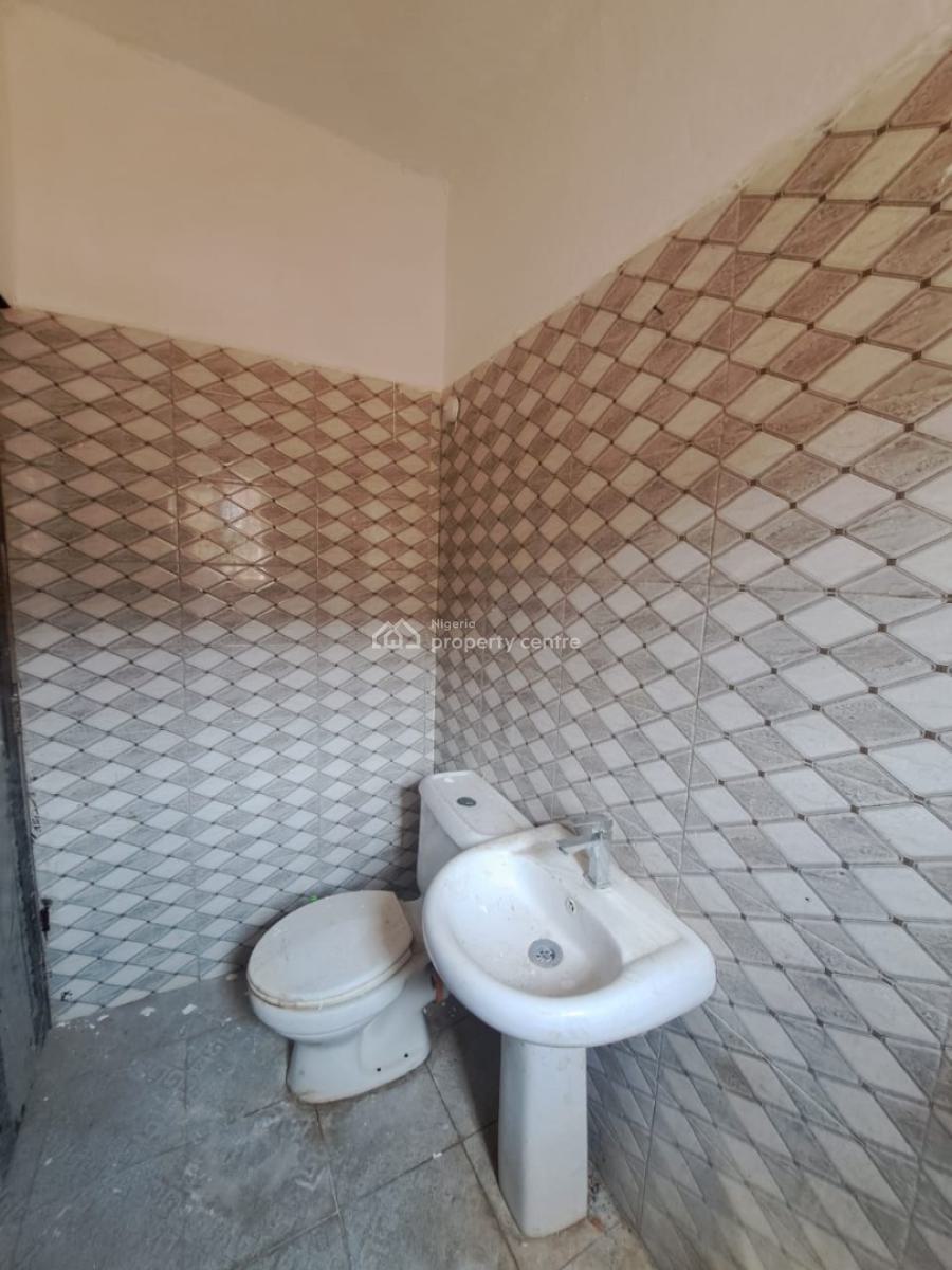 Spacious 3 Bedroom Flat, Salem, Lekki, Lagos, Flat / Apartment for Rent