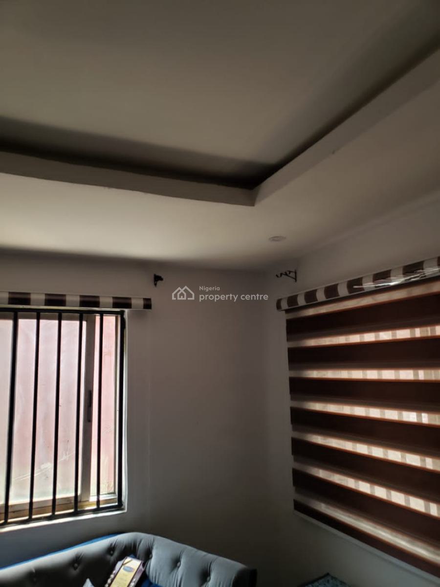 Lovely 2 Bedroom Flat Apartment, Self Compound, Gra Phase 1, Magodo, Lagos, Flat / Apartment for Rent