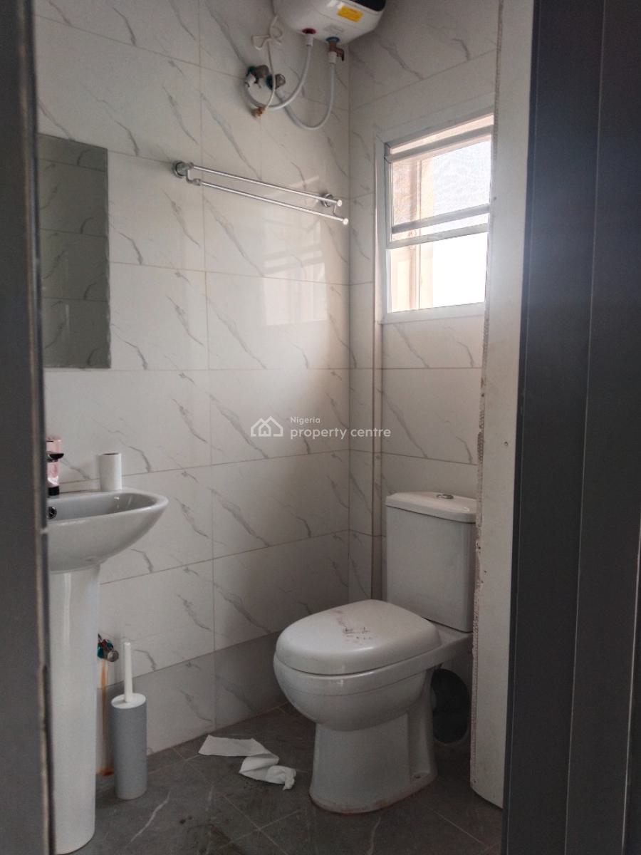 Nice 2 Bedroom Flat, Behind Ap Filling Station, Ikate Elegushi, Lekki, Lagos, Flat / Apartment for Rent