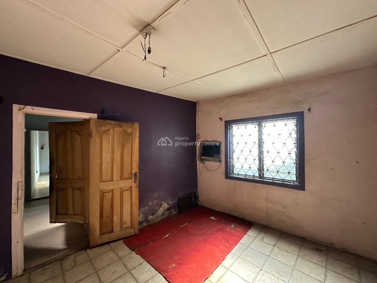 1 Bedroom, 2, Ogunsola Street, Ikosi, Ketu, Lagos, Mini Flat (room and Parlour) for Rent