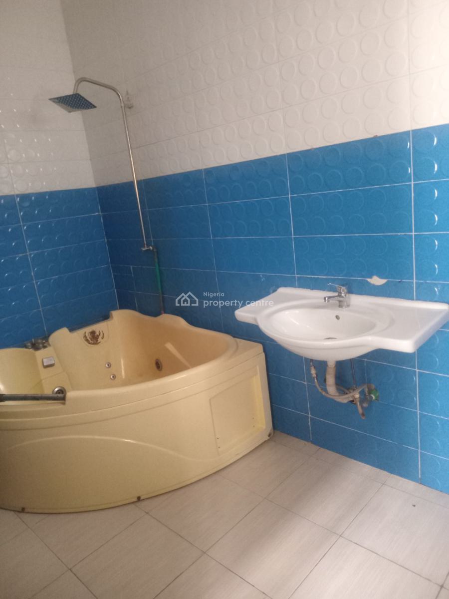 a Luxurious Standard Masterbed with Studio Kitchen and Separate Prepai, Chevron Drive,  Bera Estate, Lekki, Lagos, Self Contain (single Rooms) for Rent