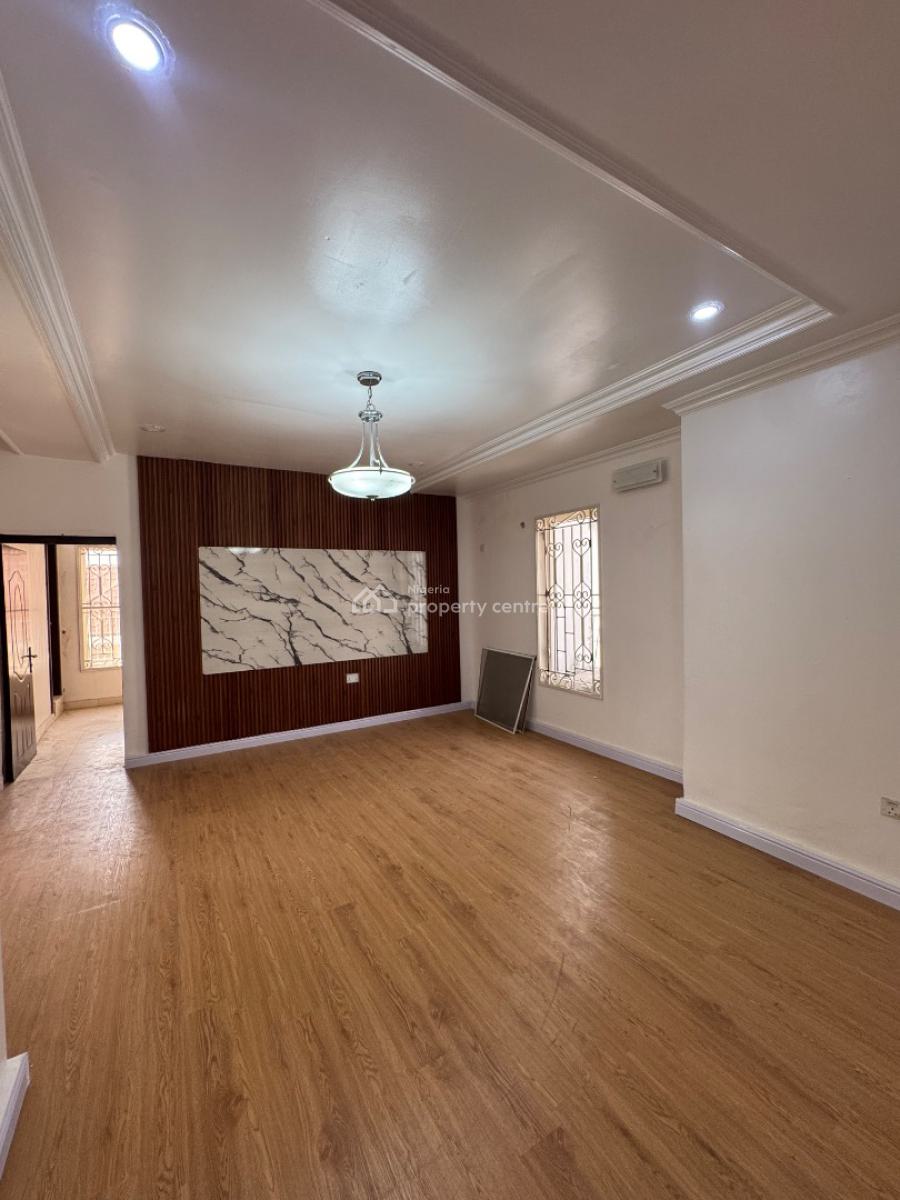 Spacious Three (3) Bedroom Apartment, Lekki Phase 1, Lekki, Lagos, Flat / Apartment for Rent