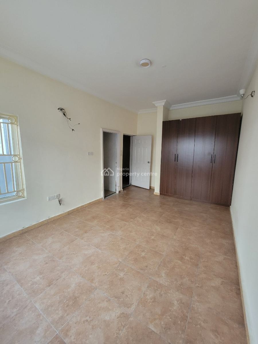 Well Maintained 3 Bedroom Apartment with Bq, Lekki Phase 1, Lekki, Lagos, Flat / Apartment for Rent