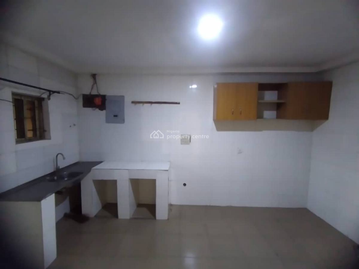 Spacious & Neatly Used 3 Bedroom Flat,bathtub,pop Finishing,last Floor, Serene and Well Secured Neighborhood, Zone 1, Wuse, Abuja, Flat / Apartment for Rent