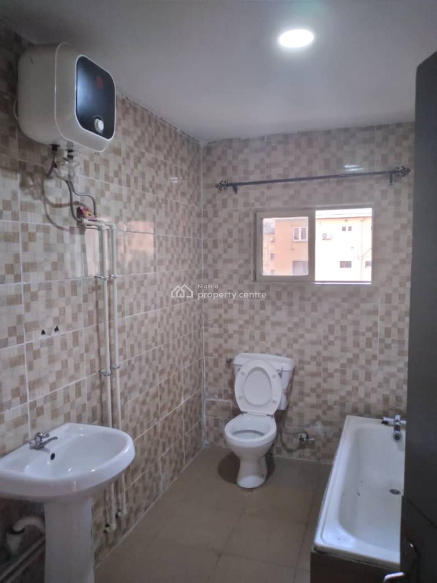Spacious & Neatly Used 3 Bedroom Flat,bathtub,pop Finishing,last Floor, Serene and Well Secured Neighborhood, Zone 1, Wuse, Abuja, Flat / Apartment for Rent