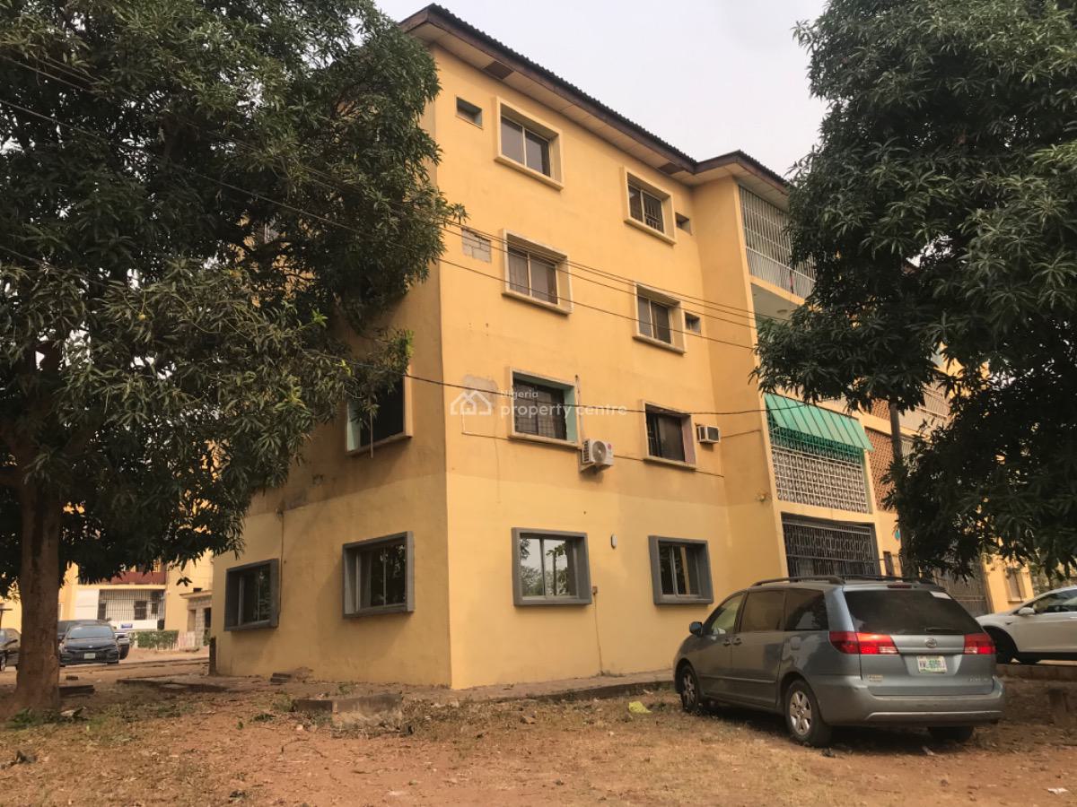Spacious & Neatly Used 3 Bedroom Flat,bathtub,pop Finishing,last Floor, Serene Neighborhood, Zone 1, Wuse, Abuja, Flat / Apartment for Rent