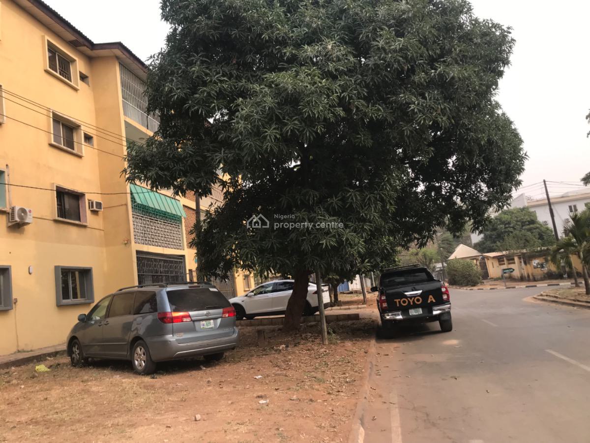 Spacious & Neatly Used 3 Bedroom Flat,bathtub,pop Finishing,last Floor, Serene Neighborhood, Zone 1, Wuse, Abuja, Flat / Apartment for Rent