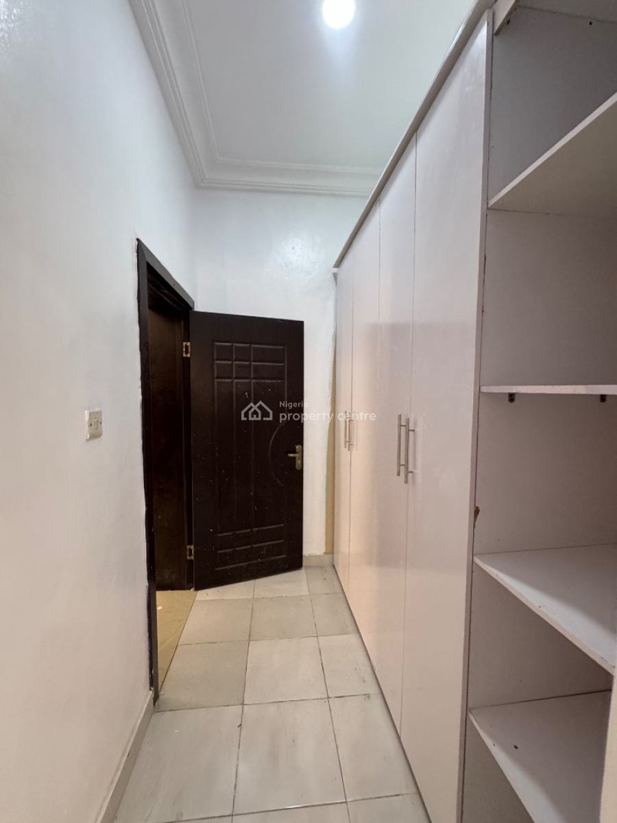 Two (2) Bedroom Apartment, Lekki Phase 1, Lekki, Lagos, Flat / Apartment for Rent