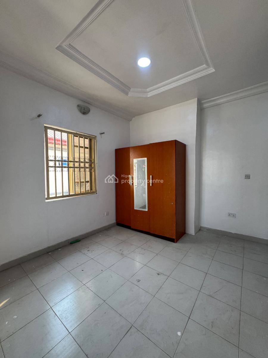 Two (2) Bedroom Apartment, Lekki Phase 1, Lekki, Lagos, Flat / Apartment for Rent