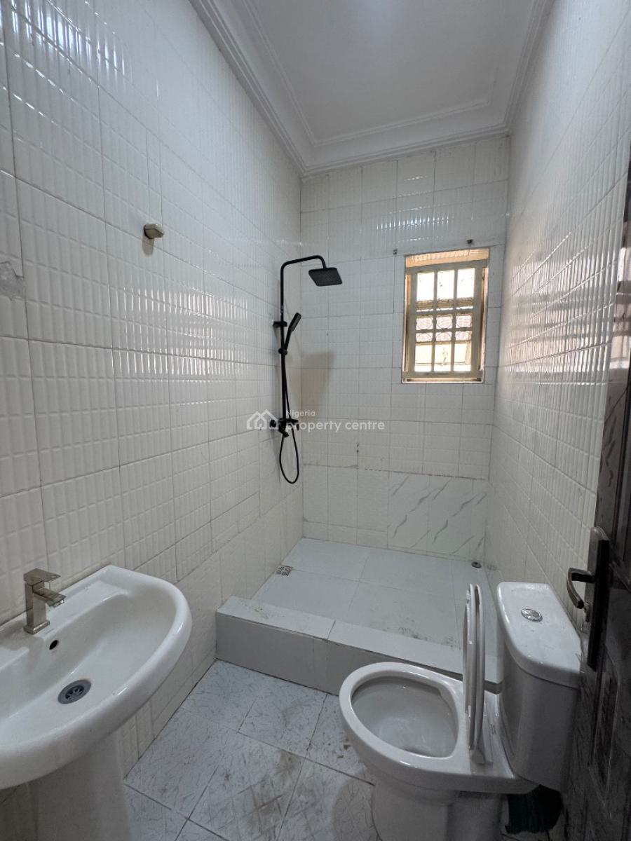 Two (2) Bedroom Apartment, Lekki Phase 1, Lekki, Lagos, Flat / Apartment for Rent