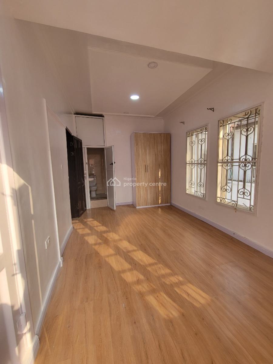 Well Built Serviced 3 Bedroom Apartment, Lekki Phase 1, Lekki, Lagos, Flat / Apartment for Rent