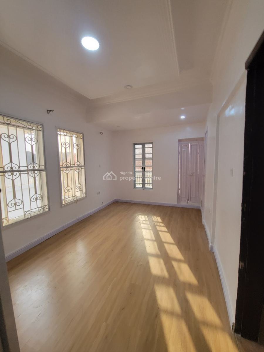 Well Built Serviced 3 Bedroom Apartment, Lekki Phase 1, Lekki, Lagos, Flat / Apartment for Rent