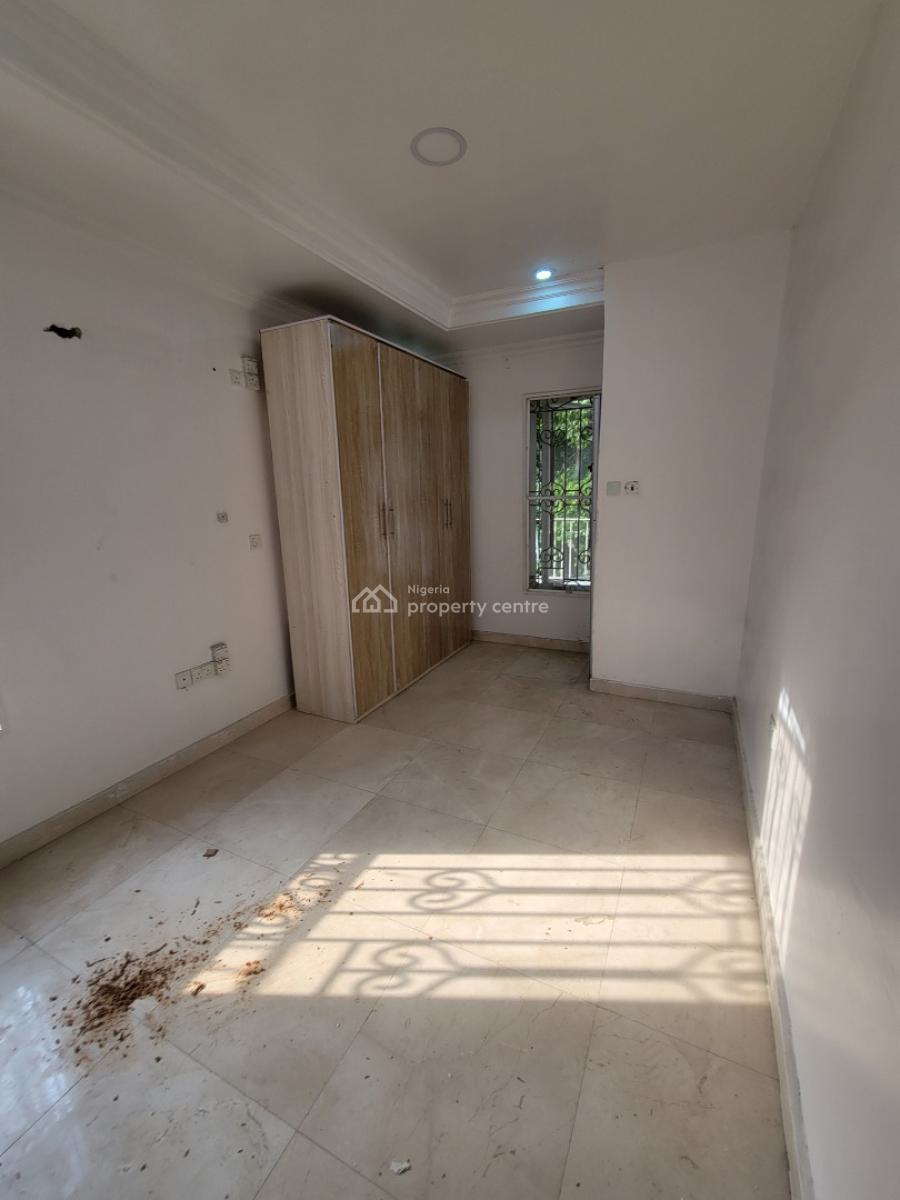 Well Built Serviced 3 Bedroom Apartment, Lekki Phase 1, Lekki, Lagos, Flat / Apartment for Rent