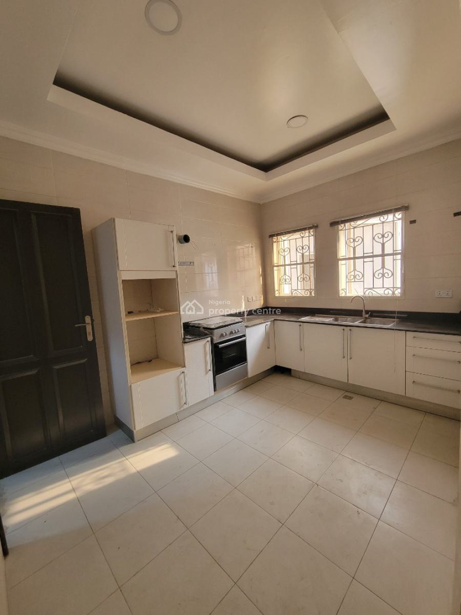 Well Built Serviced 3 Bedroom Apartment, Lekki Phase 1, Lekki, Lagos, Flat / Apartment for Rent