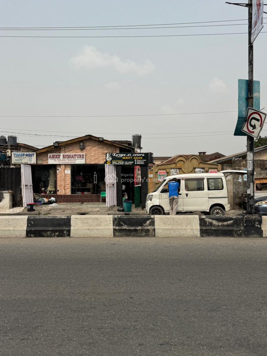 Property in a Strategic Location Perfect for Commercial Purpose, Surulere, Lagos, Commercial Land for Sale