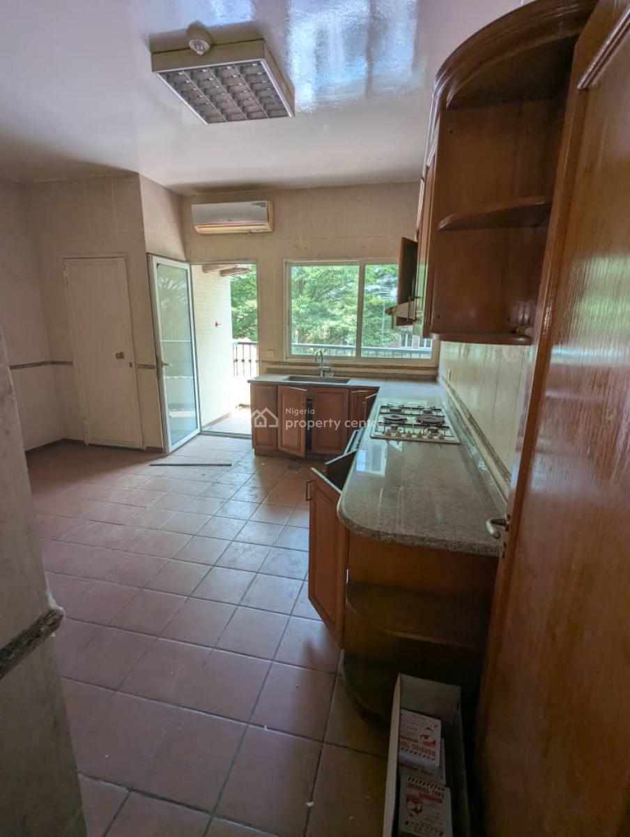 Spacious 3 Bedroom Flat with a Bq, Old Ikoyi, Ikoyi, Lagos, Flat / Apartment for Rent