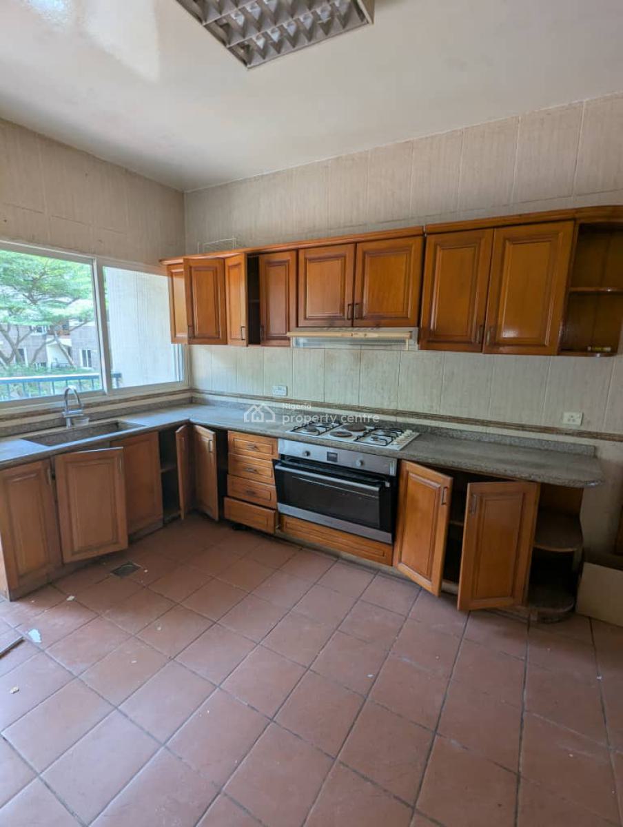 Spacious 3 Bedroom Flat with a Bq, Old Ikoyi, Ikoyi, Lagos, Flat / Apartment for Rent