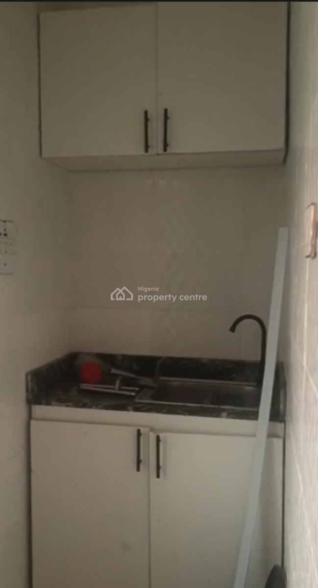 Lovely Mini-flat, Palmview Estate, Lekki Phase 2, Lekki, Lagos, Flat / Apartment for Rent