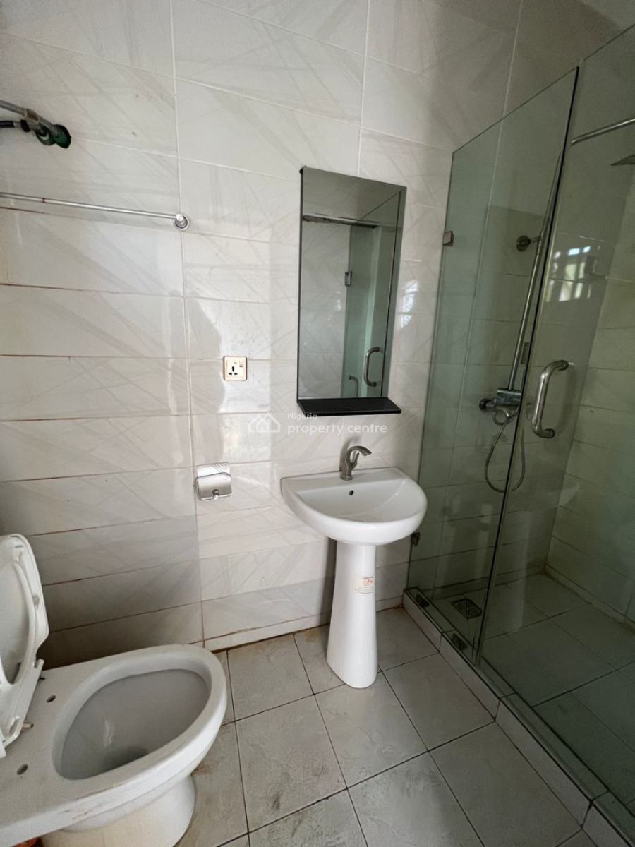 Large and Spacious 2 Bedroom Apartment, Lekki, Lagos, Flat / Apartment for Rent
