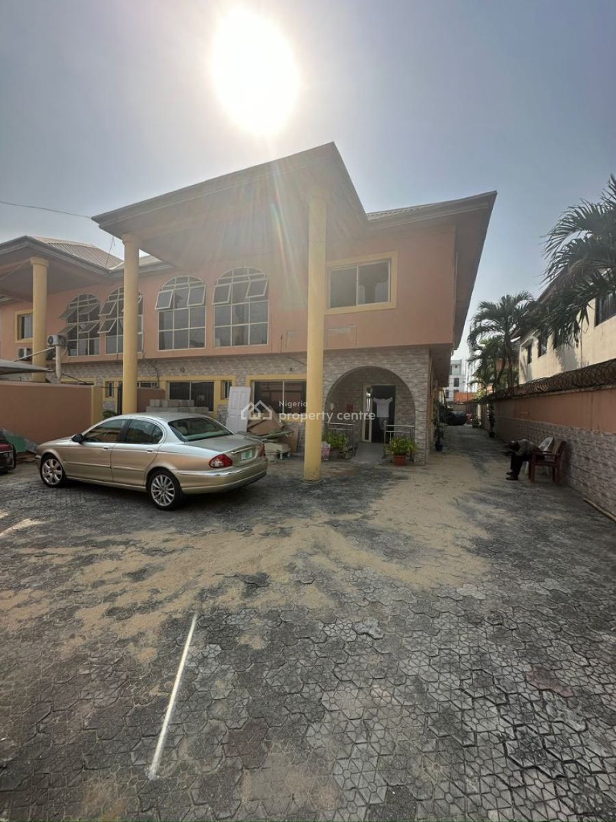 a Well Maintained 5 Bedroom Semi-detached Duplex with 2 Service Rooms, Lekki Phase 1, Lekki, Lagos, Semi-detached Duplex for Sale
