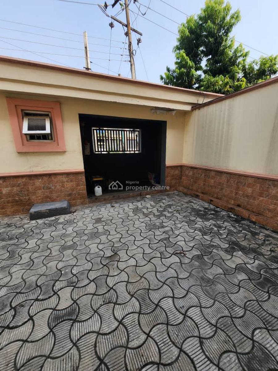 Spacious 4 Bedroom, Lekki Phase 1, Lekki, Lagos, Commercial Property for Rent