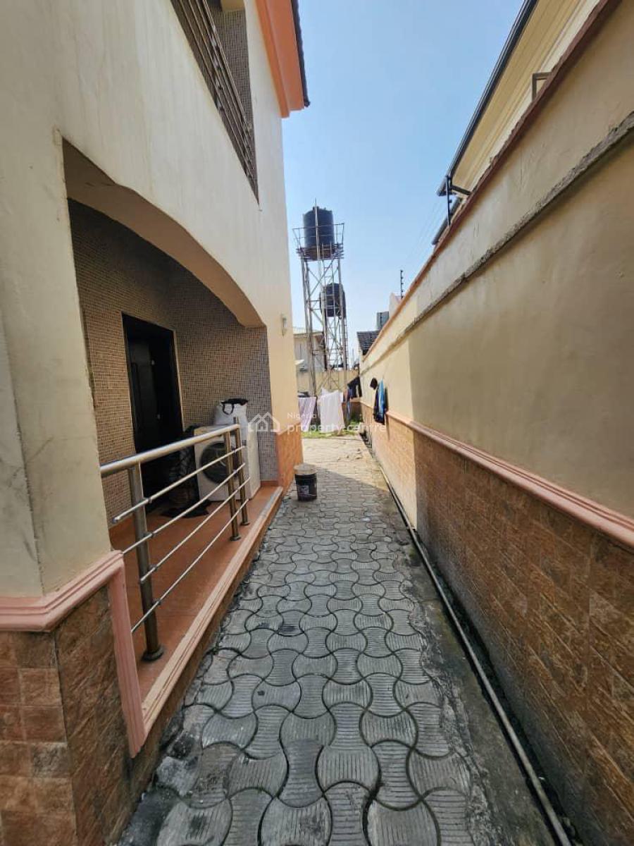 Spacious 4 Bedroom, Lekki Phase 1, Lekki, Lagos, Commercial Property for Rent