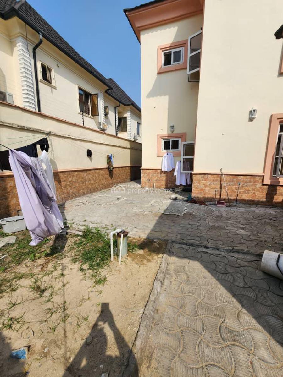 Spacious 4 Bedroom, Lekki Phase 1, Lekki, Lagos, Commercial Property for Rent