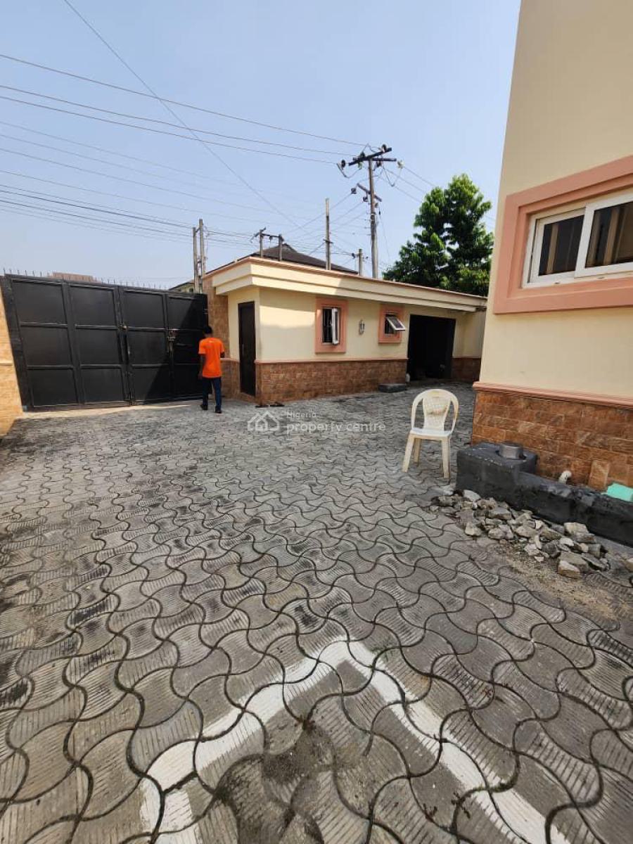 Spacious 4 Bedroom, Lekki Phase 1, Lekki, Lagos, Commercial Property for Rent