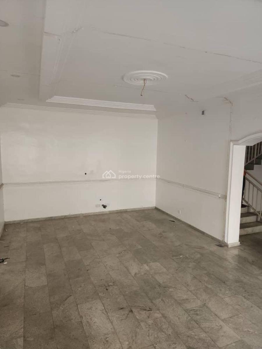 Spacious 4 Bedroom, Lekki Phase 1, Lekki, Lagos, Commercial Property for Rent