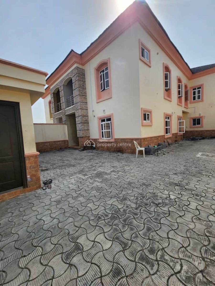 Spacious 4 Bedroom, Lekki Phase 1, Lekki, Lagos, Commercial Property for Rent