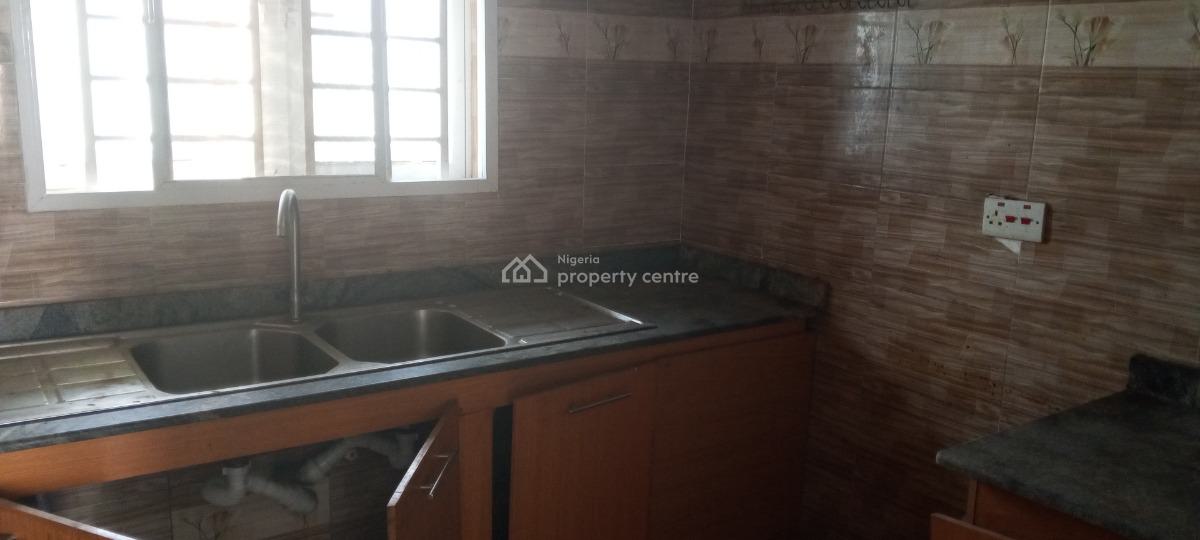 Luxury 2 Bedroom Flat, Makogi Via Magboro, Magboro, Ogun, Flat / Apartment for Rent
