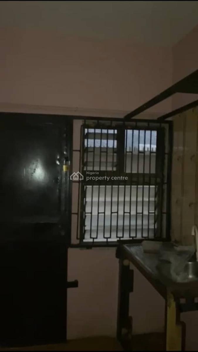 Lovely 2bedroom Flat, Off Olufemi Rd Ogunlana Drive, Surulere, Lagos, Flat / Apartment for Rent