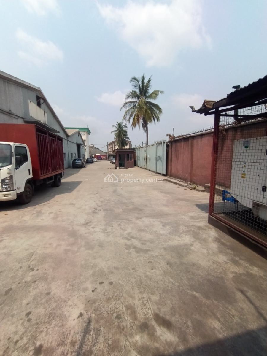 One Bay Warehouse with Offices Measuring 17500 Square Feet, Mushin, Lagos, Warehouse for Rent