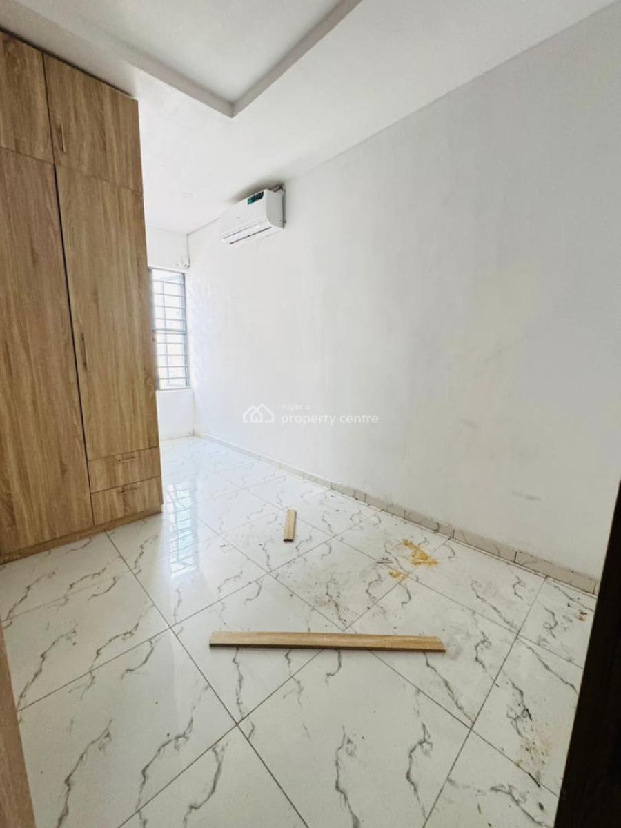 Spacious 4 Bedroom Terrace Self Compound  Very Spacious Fully Service, Orchid  Road, Lekki, Lagos, Terraced Duplex for Rent