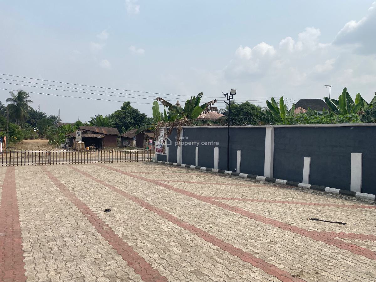 Magnificent and Well Located Fast Food Restaurant, Afam Roundabout/ Afam Road, Oyigbo, Rivers, Restaurant / Bar for Sale