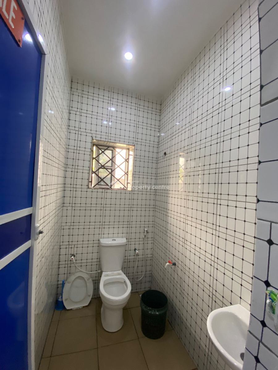 Magnificent and Well Located Fast Food Restaurant, Afam Roundabout/ Afam Road, Oyigbo, Rivers, Restaurant / Bar for Sale