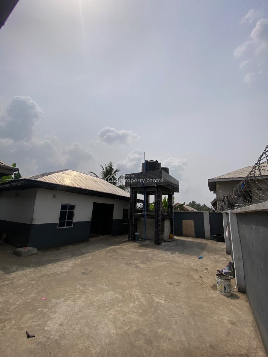 Magnificent and Well Located Fast Food Restaurant, Afam Roundabout/ Afam Road, Oyigbo, Rivers, Restaurant / Bar for Sale