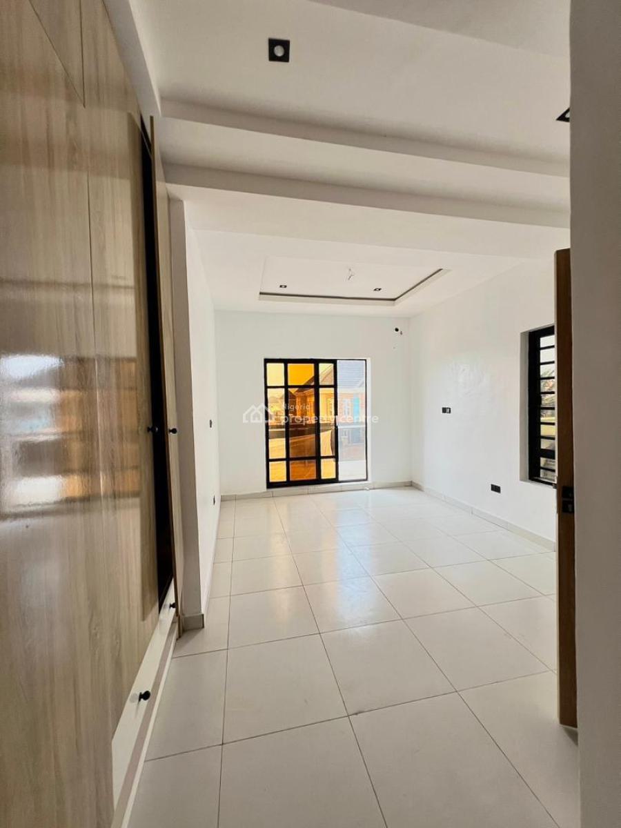 Spacious 2bed Apartment + Bq, Pool , Elevator and Gym in a Serene Neig, Ologolo, Lekki, Lagos, Flat / Apartment for Sale