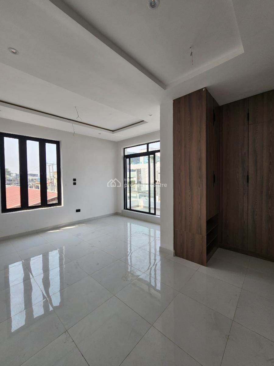 Luxury 2 Bedroom Apartment with Gym, Pool, Elevator, Lekki Phase 1, Lekki, Lagos, Flat / Apartment for Sale