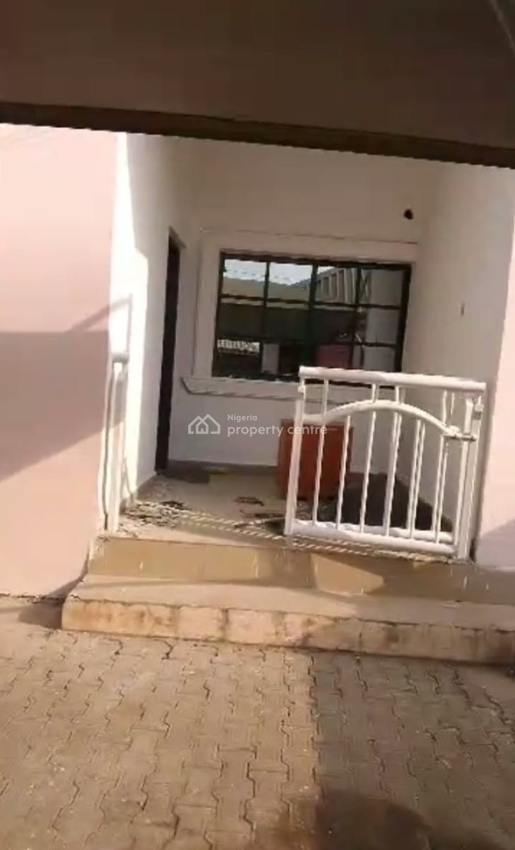 Standard Spacious 2 Bedroom Apartment, Gwarinpa, Abuja, Flat / Apartment for Rent