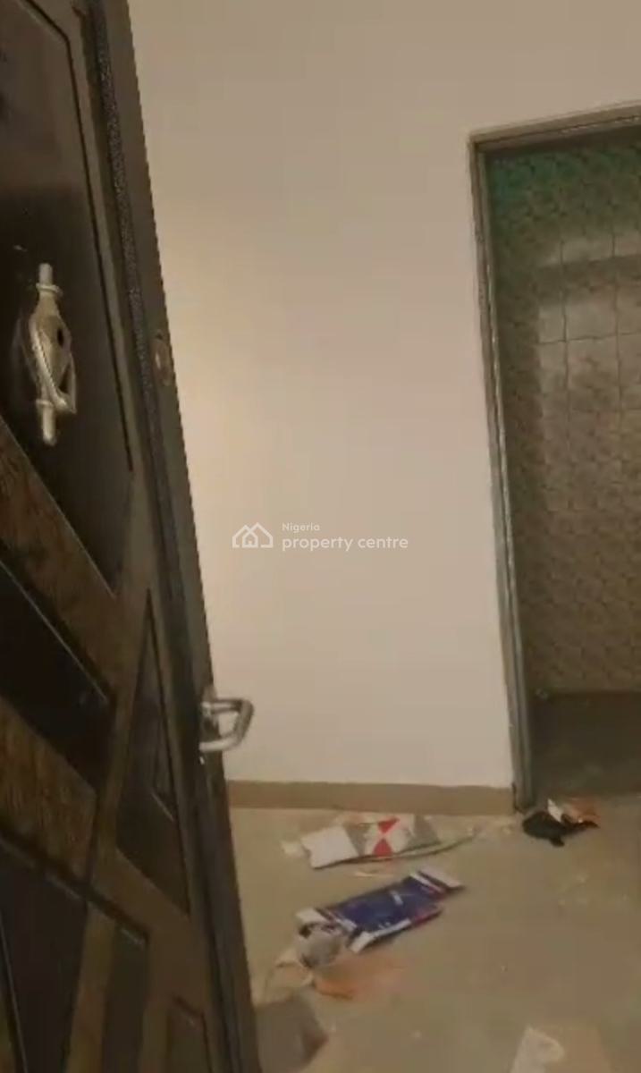 Standard Spacious 2 Bedroom Apartment, Gwarinpa, Abuja, Flat / Apartment for Rent