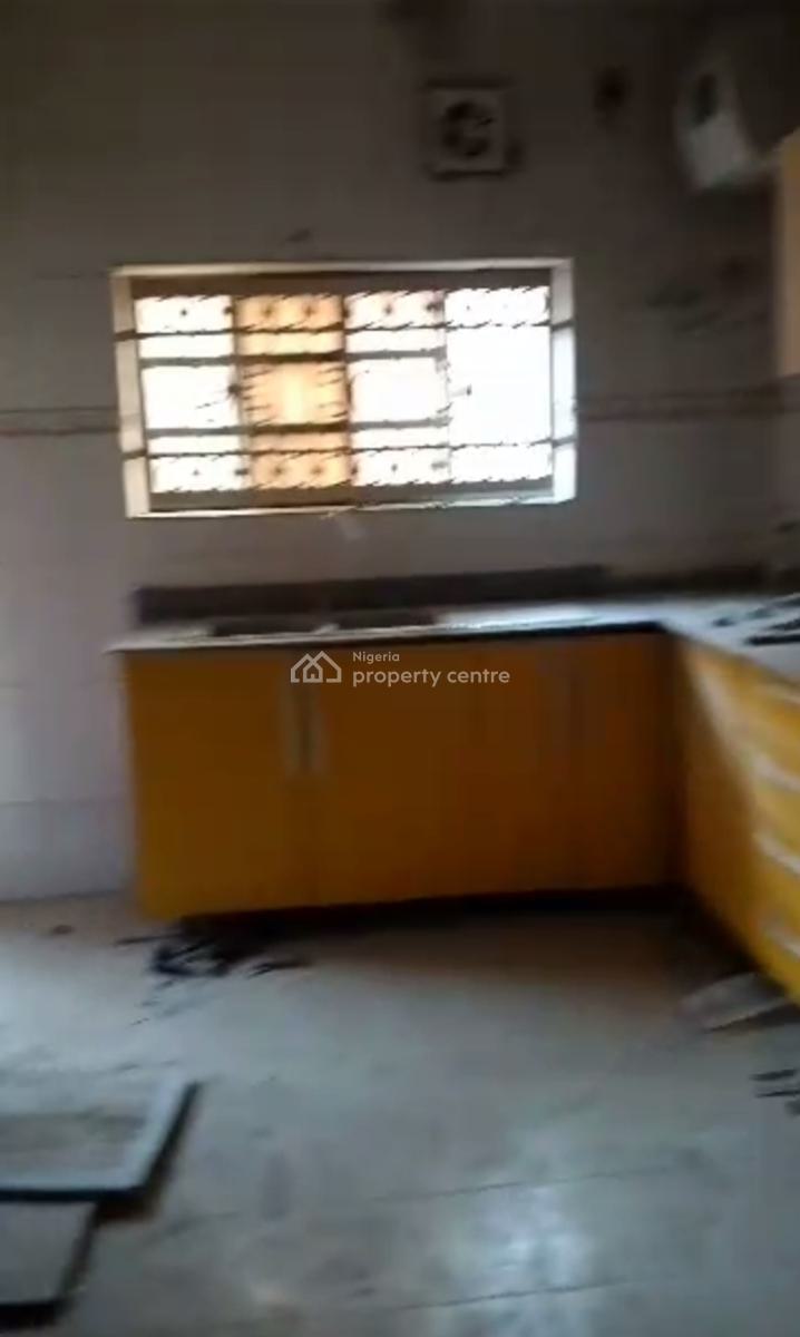 Standard Spacious 2 Bedroom Apartment, Gwarinpa, Abuja, Flat / Apartment for Rent