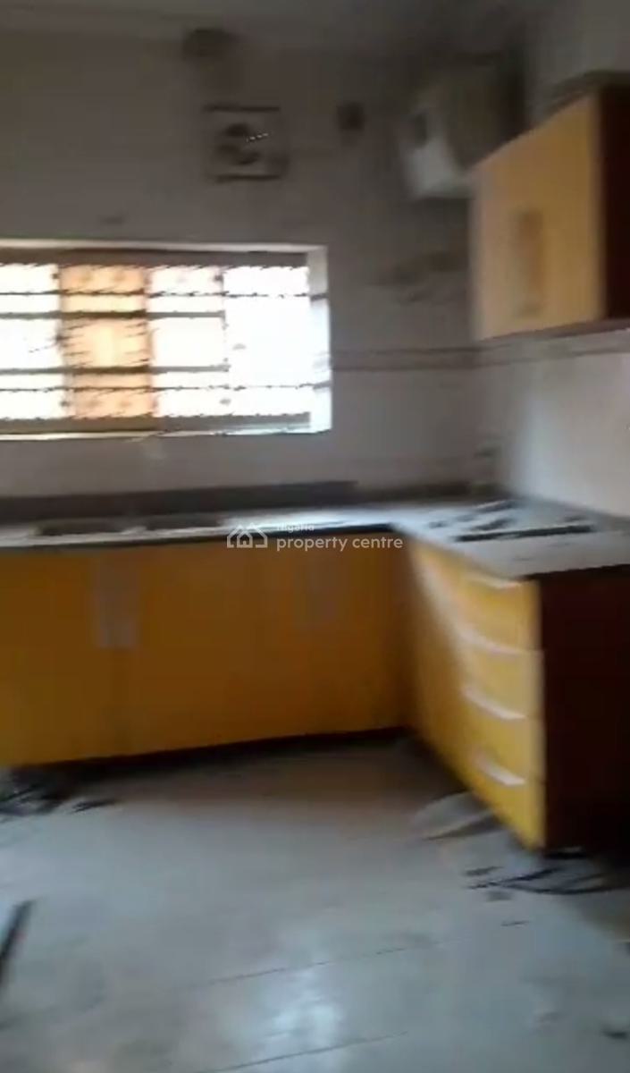 Standard Spacious 2 Bedroom Apartment, Gwarinpa, Abuja, Flat / Apartment for Rent