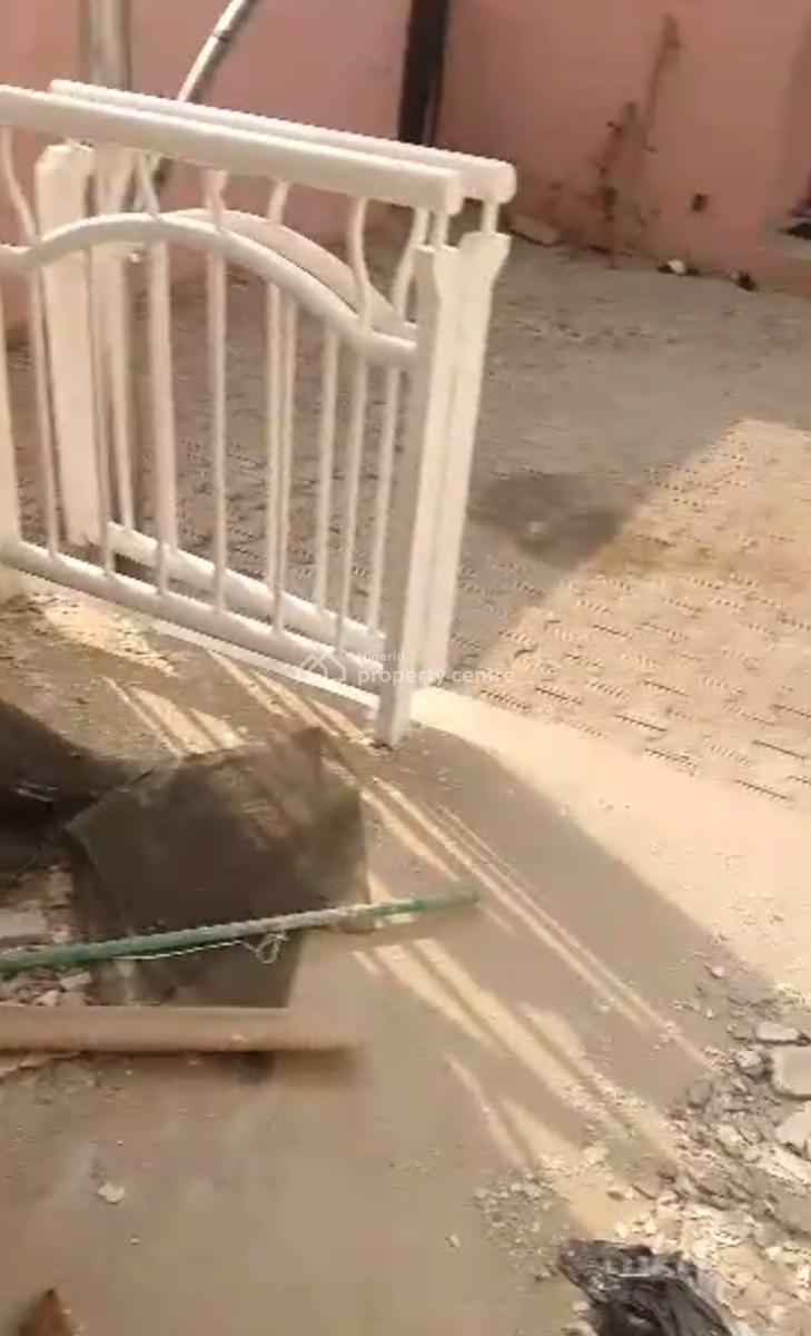 Standard Spacious 2 Bedroom Apartment, Gwarinpa, Abuja, Flat / Apartment for Rent