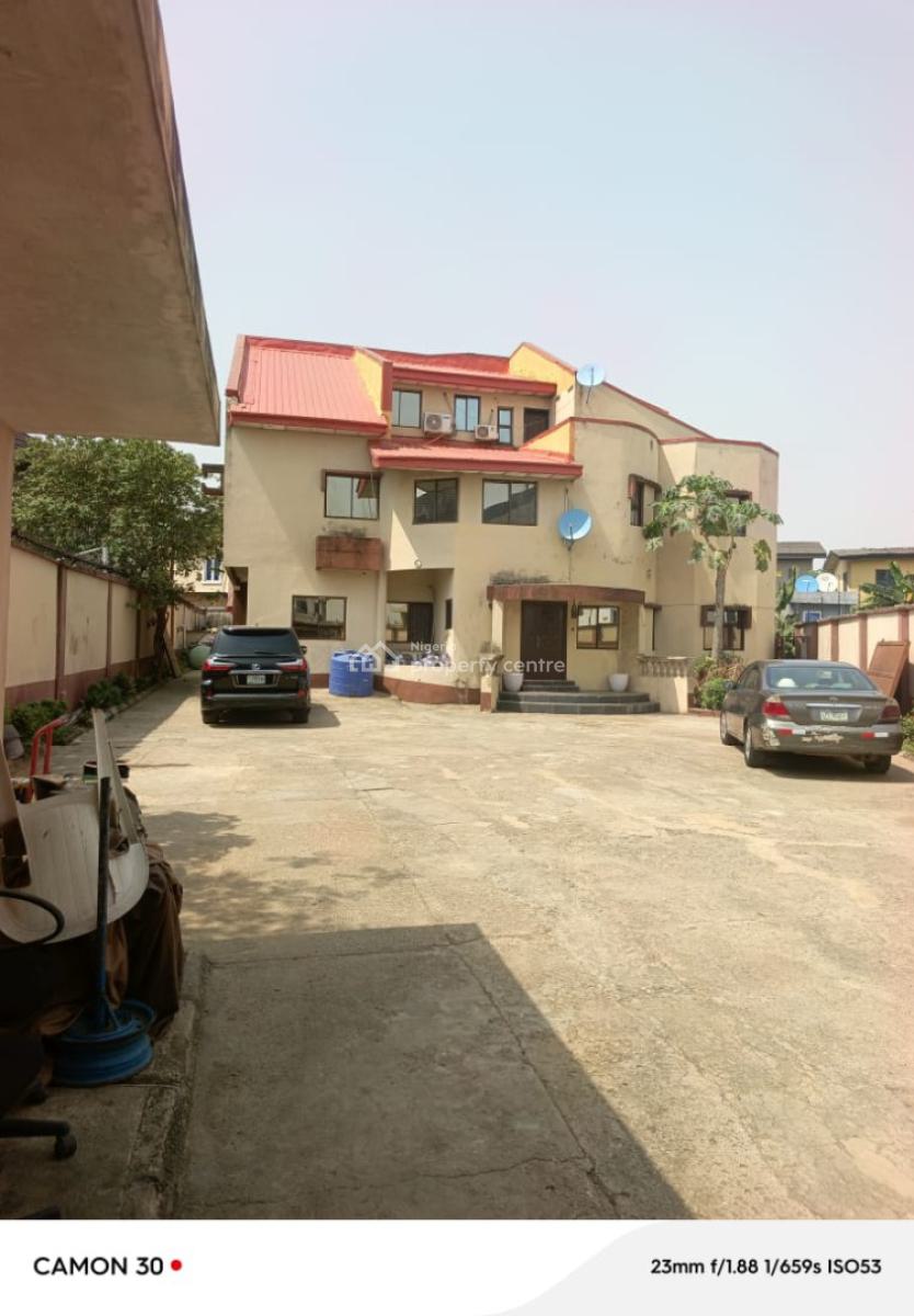 Well Renovated 4 Bedroom Flat, Omole Phase 1, Ikeja, Lagos, Flat / Apartment for Rent