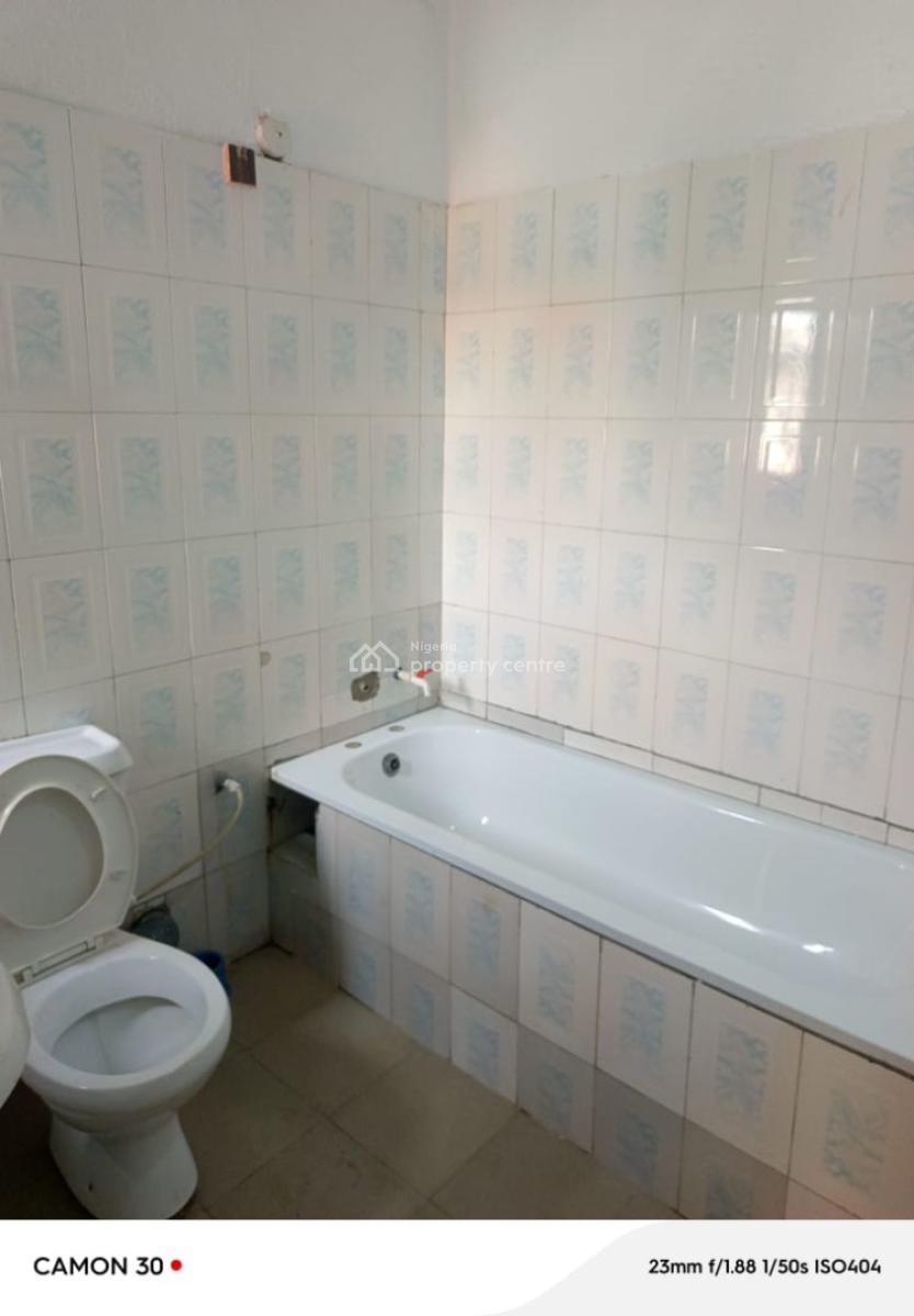 Well Renovated 4 Bedroom Flat, Omole Phase 1, Ikeja, Lagos, Flat / Apartment for Rent