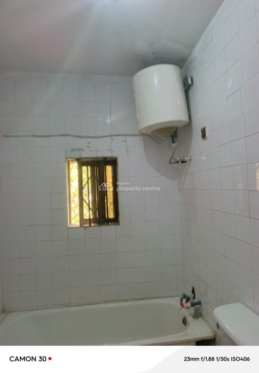 Well Renovated 4 Bedroom Flat, Omole Phase 1, Ikeja, Lagos, Flat / Apartment for Rent
