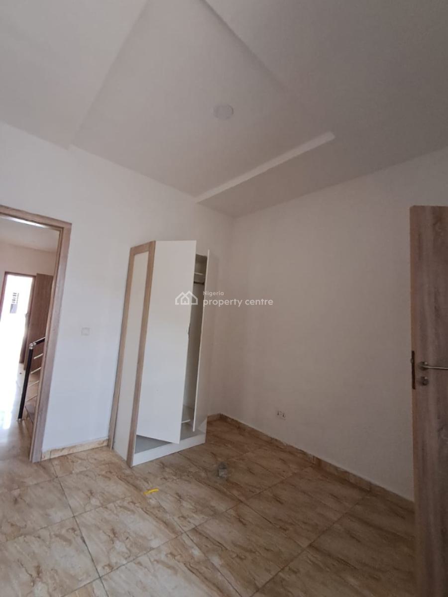 Neatly Used 4-bedroom Terrace Duplex, Harris Drive, Lekki, Lagos, Terraced Duplex for Rent