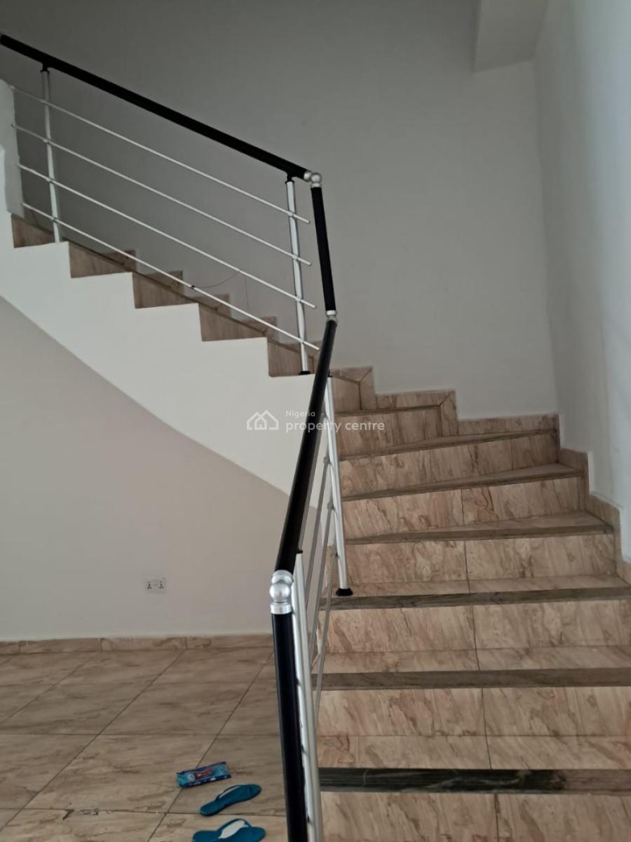 Neatly Used 4-bedroom Terrace Duplex, Harris Drive, Lekki, Lagos, Terraced Duplex for Rent